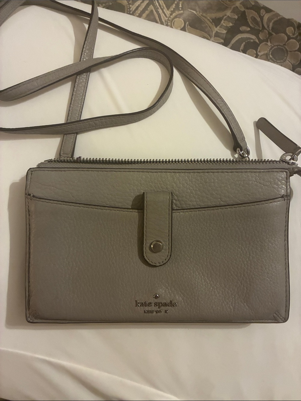 kate spade taupe leather crossbody‎ wallet